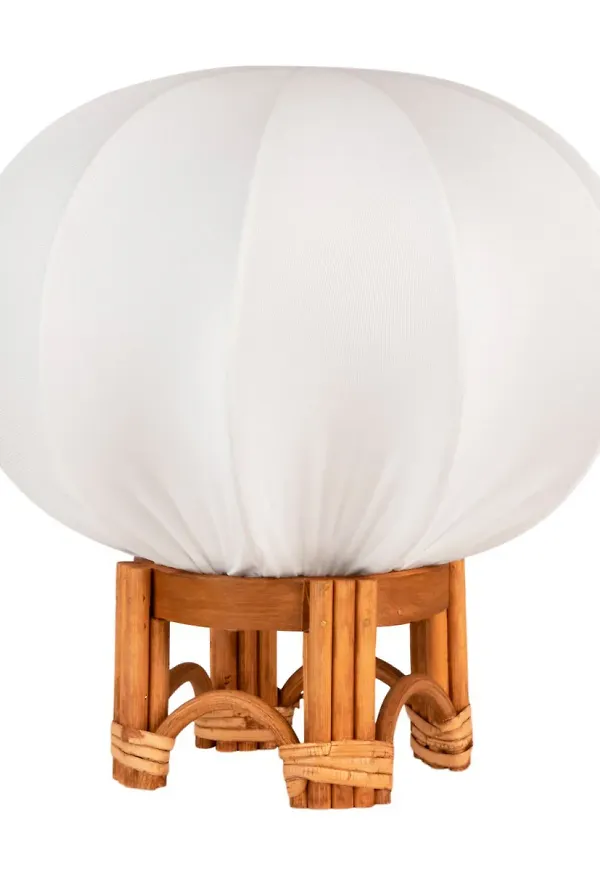 Cool lampa i vitt från Globen Lighting.