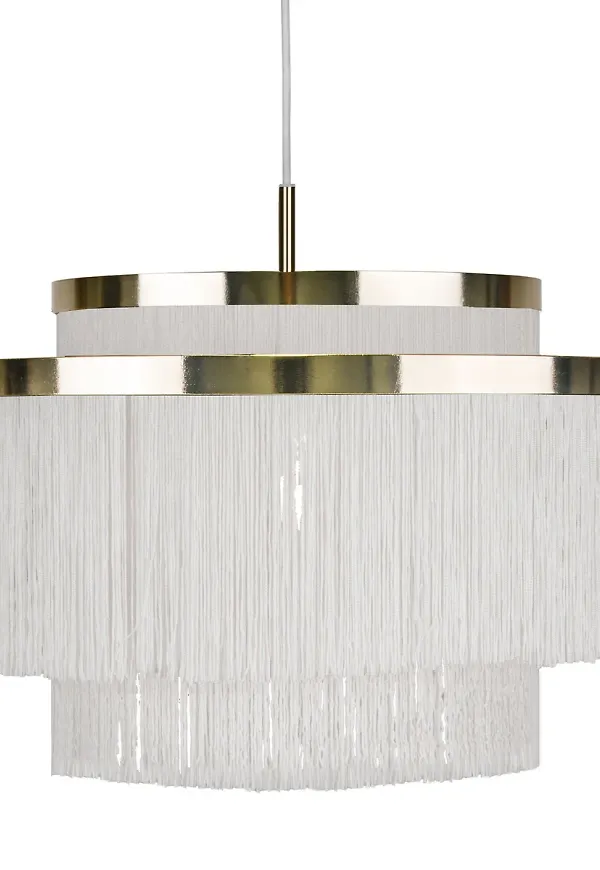 Fantastiskt snygg taklampa i vitt från Globen Lighting.