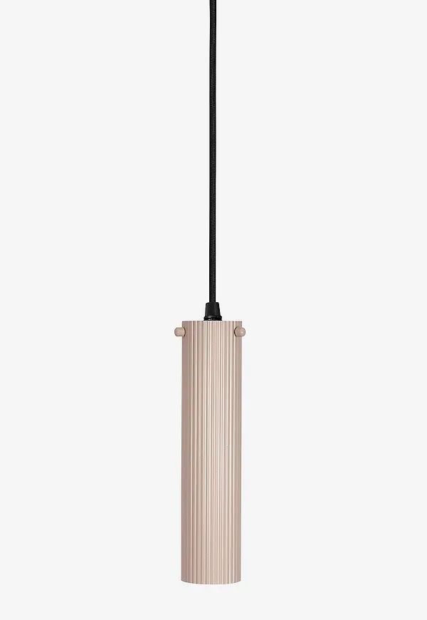 Härlig Lampa som passar bra vid många olika tillfällen.