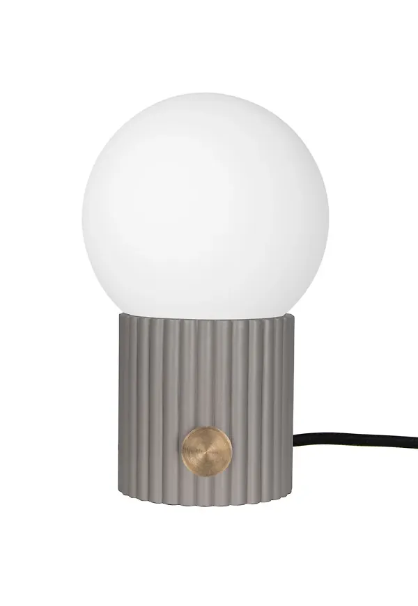 Elegant bordslampa i grått från Globen Lighting.