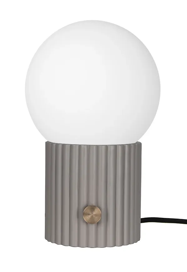 Superfin bordslampa i grått från Globen Lighting.