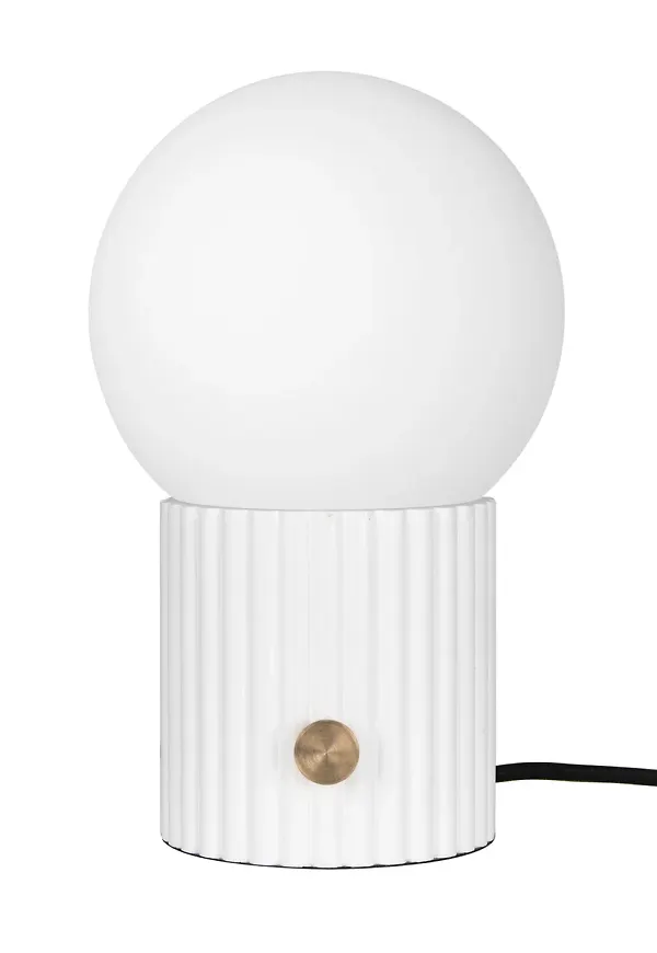 Vit Globen Lighting lampa som passar perfekt till sommaren 2025!