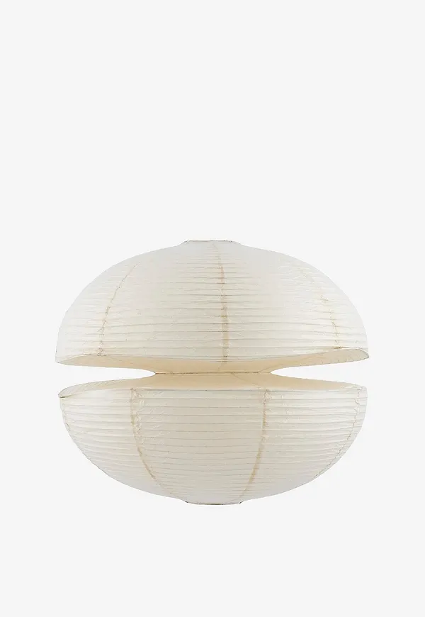 Ikonisk beige lampa 2026 från Globen Lighting.