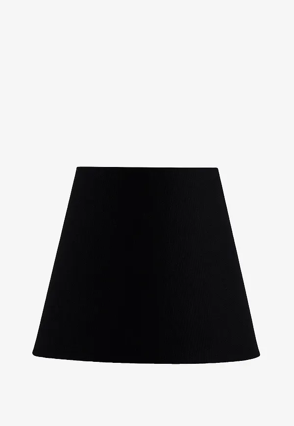 Härlig Lampa som passar bra vid många olika tillfällen.