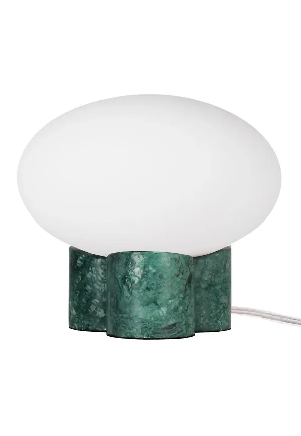 Skön grön lampa 2025 från Globen Lighting.