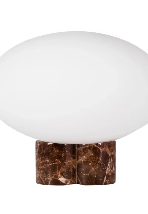 Globen Lighting bordslampa som passar perfekt till sommaren 2025!