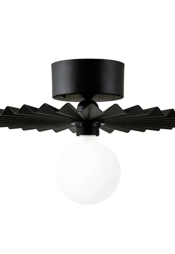 Fantastiskt snygg svart lampa 2026 från Globen Lighting.