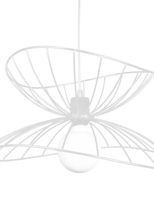 Vit Globen Lighting-taklampa i klassisk modell.