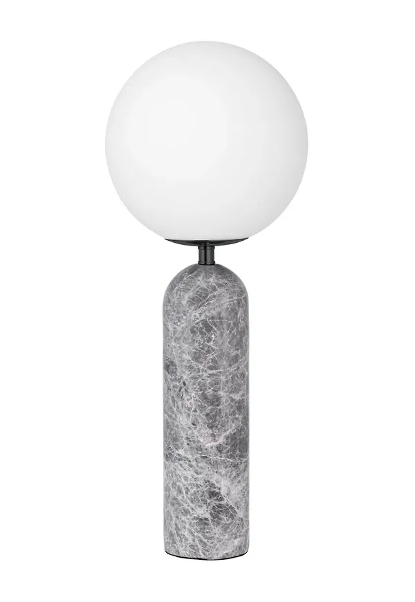 Moderiktig lampa 2025 från Globen Lighting.