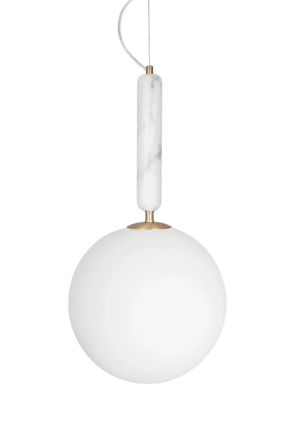 Vit Globen Lighting lampa som passar perfekt till sommaren 2025!