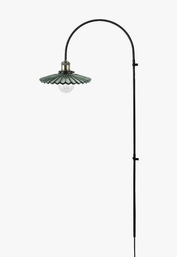 Riktigt fin Lampa som passar bra vid många olika tillfällen.