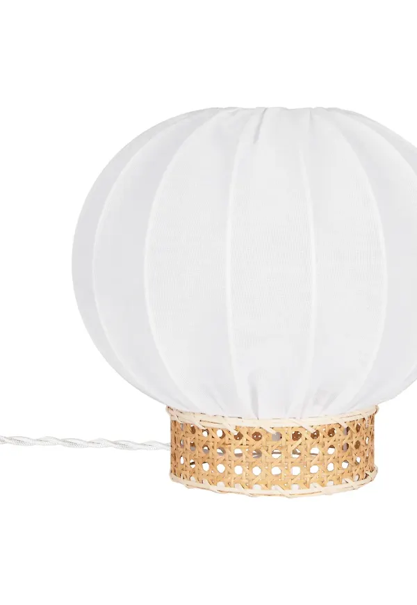 Jättefin Lampa som passar bra vid många olika tillfällen.