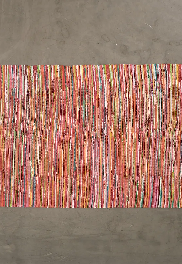 Stilriktig trasmatta i rött från GOF.