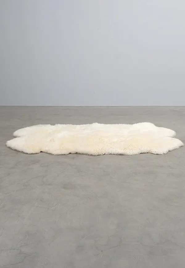 Otroligt fin fårskinnsmatta 2025 från GOF.