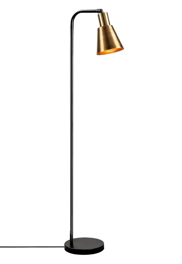 Snygg Lampa som passar bra vid många olika tillfällen.