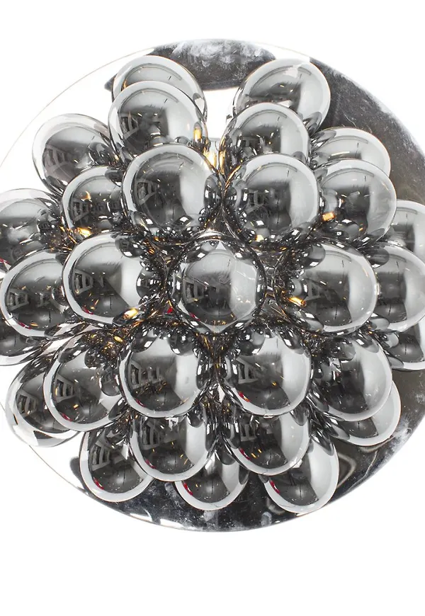 Smickrande bordslampa 2025 från By Rydéns.