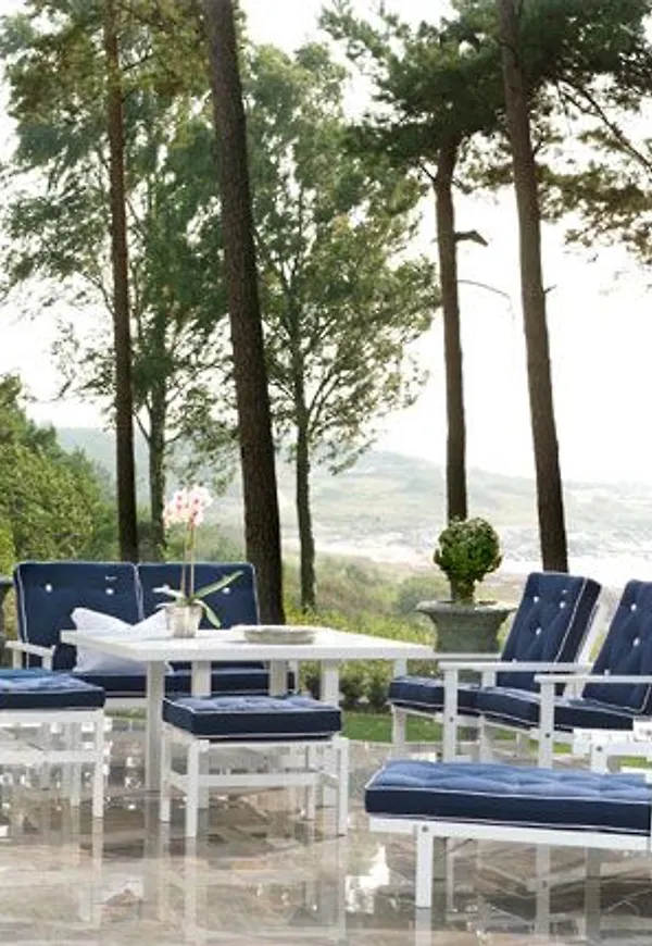 Komfortabel grupp i aluminium från Fri Form.