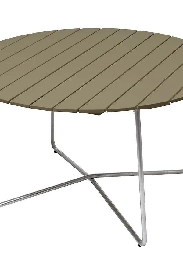 Fin matbord i ek från Grythyttan Stålmöbler.