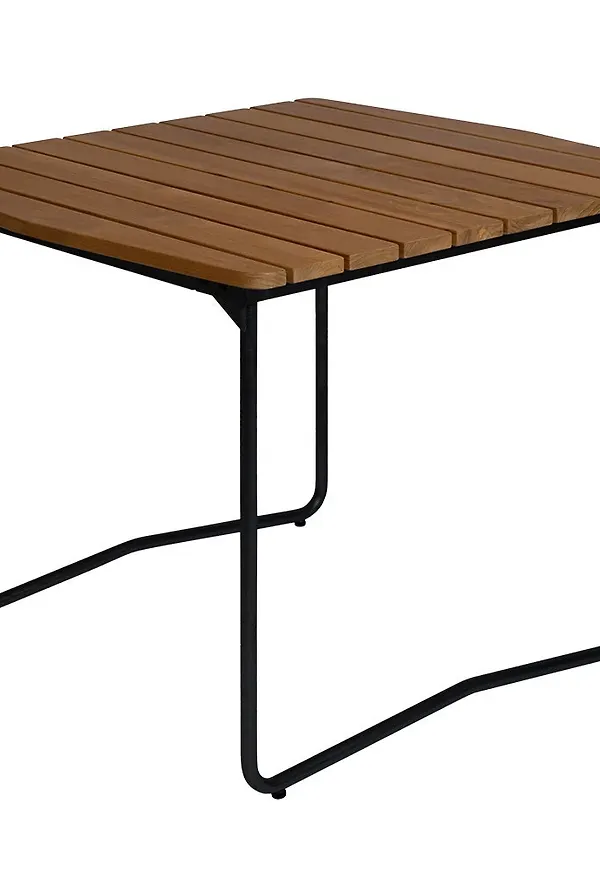 Vacker ekmatbord 2025 från Grythyttan Stålmöbler.