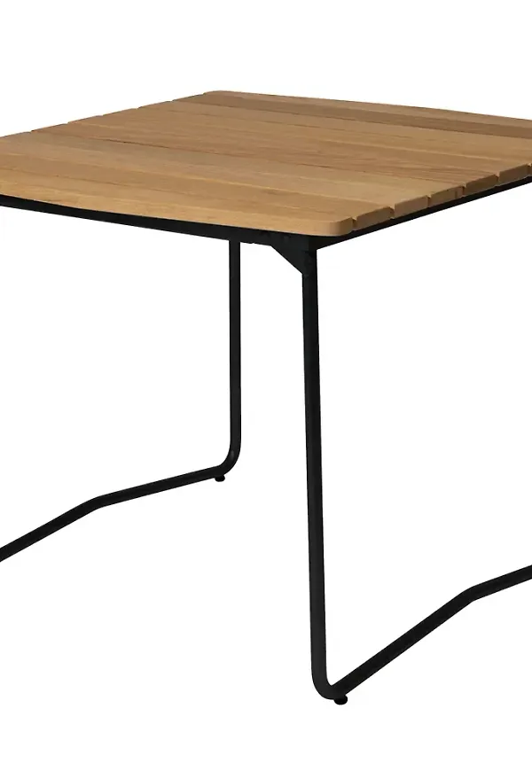 Fantastiskt snygg ekbord 2025 från Grythyttan Stålmöbler.