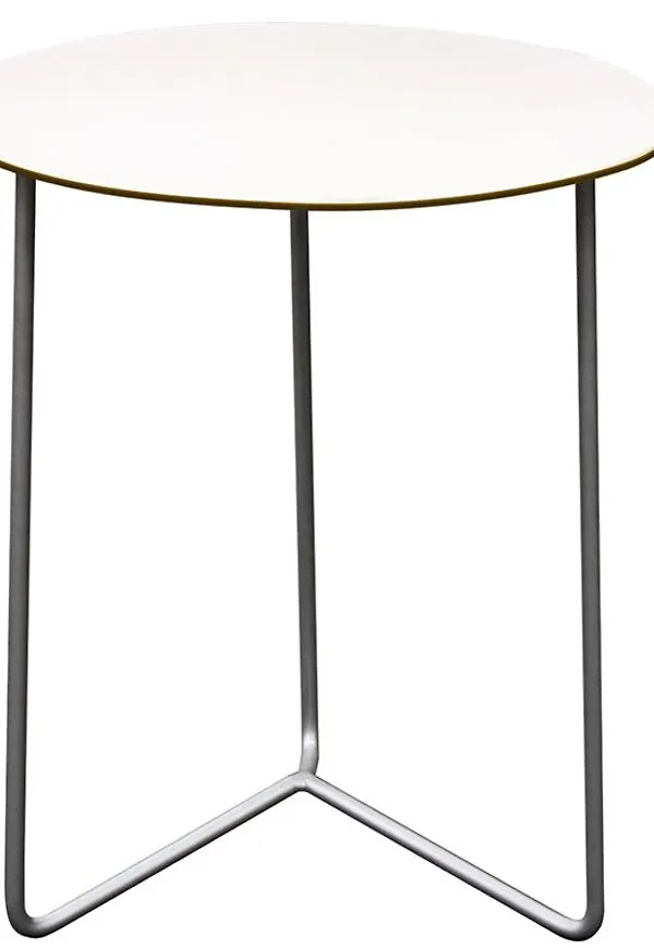 Modern bord som passar bra vid många olika tillfällen.