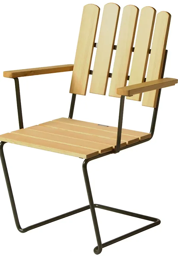 Ikonisk fåtölj 2025 från Grythyttan Stålmöbler.