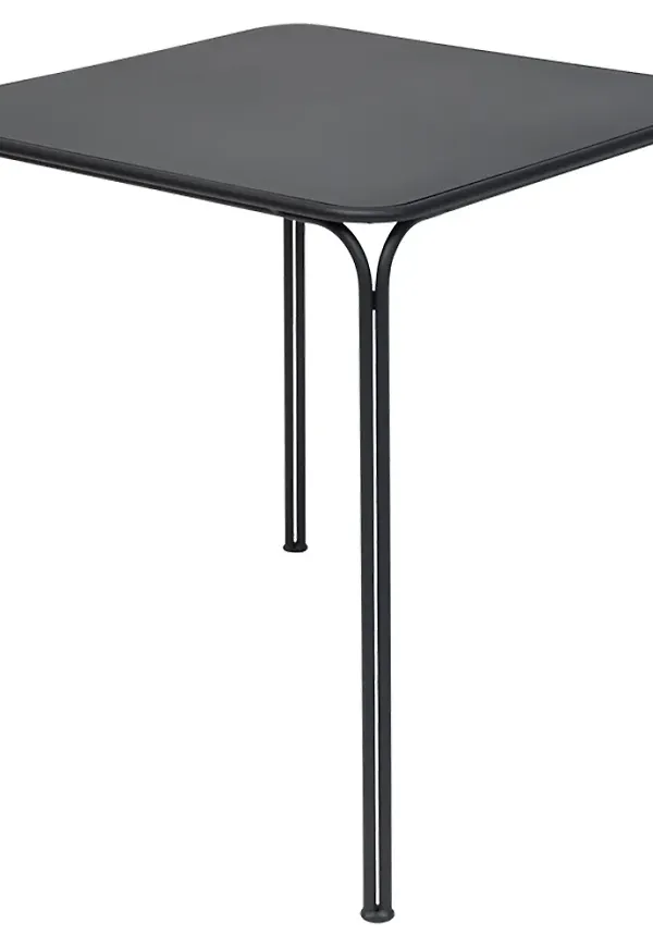 Grythyttan Stålmöbler bord som passar perfekt till våren 2025!