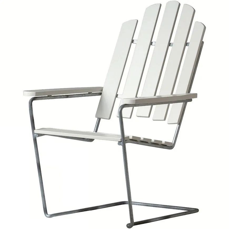 Mysig däckstol 2025 från Grythyttan Stålmöbler.