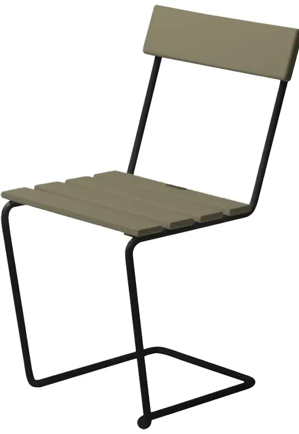 Stilriktig karmstol i ek från Grythyttan Stålmöbler.