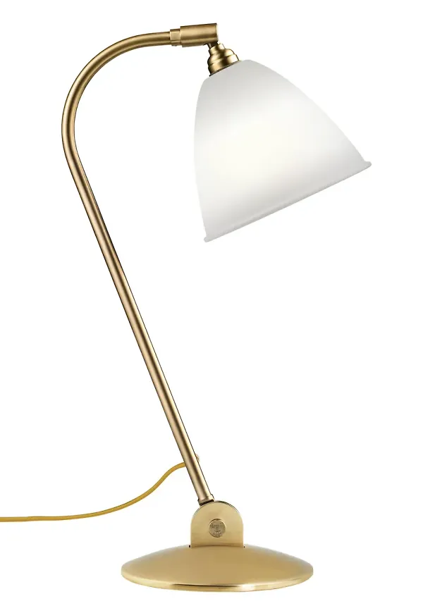 Elegant bordslampa i vitt från Gubi.