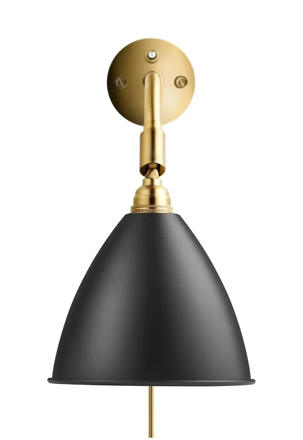 Elegant svart lampa 2025 från Gubi.