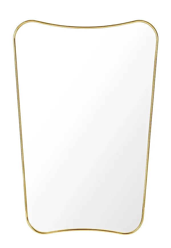 Skön väggspegel i silverfärgade från Gubi.