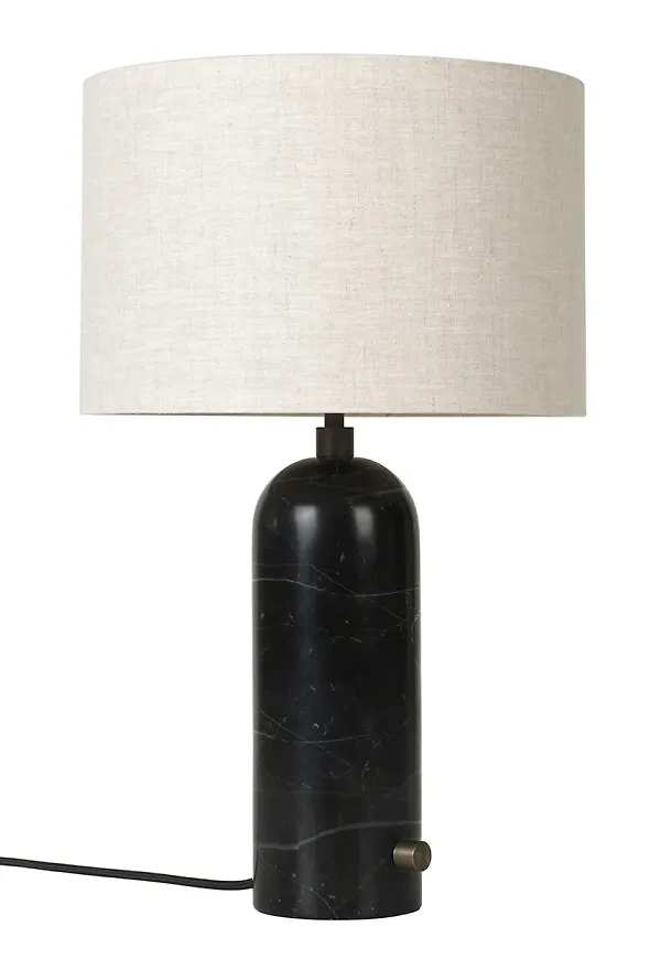 Elegant svart bordslampa 2025 från Gubi.