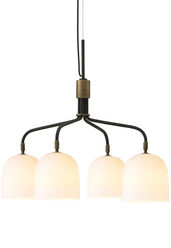 Riktigt snygg vit lampa 2025 från Gubi.