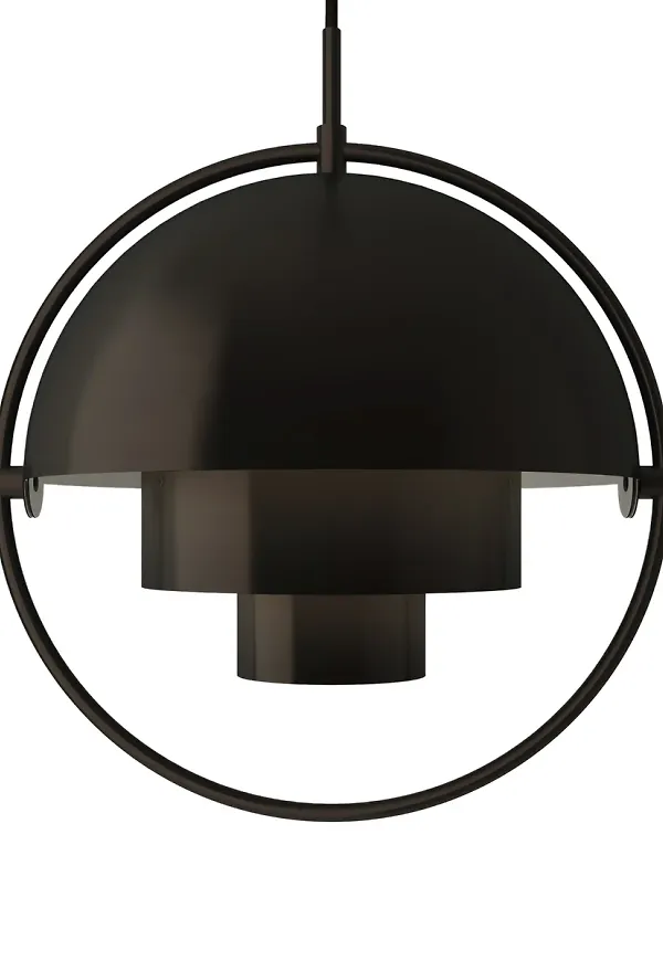 Riktigt snygg svart lampa 2025 från Gubi.