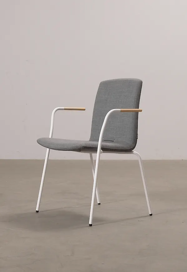 Fin matstol 2025 från Gärsnäs.