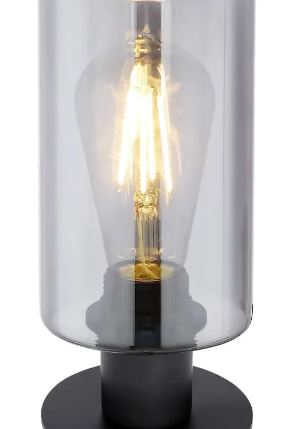 Elegant bordslampa 2025 från Globo Lighting.