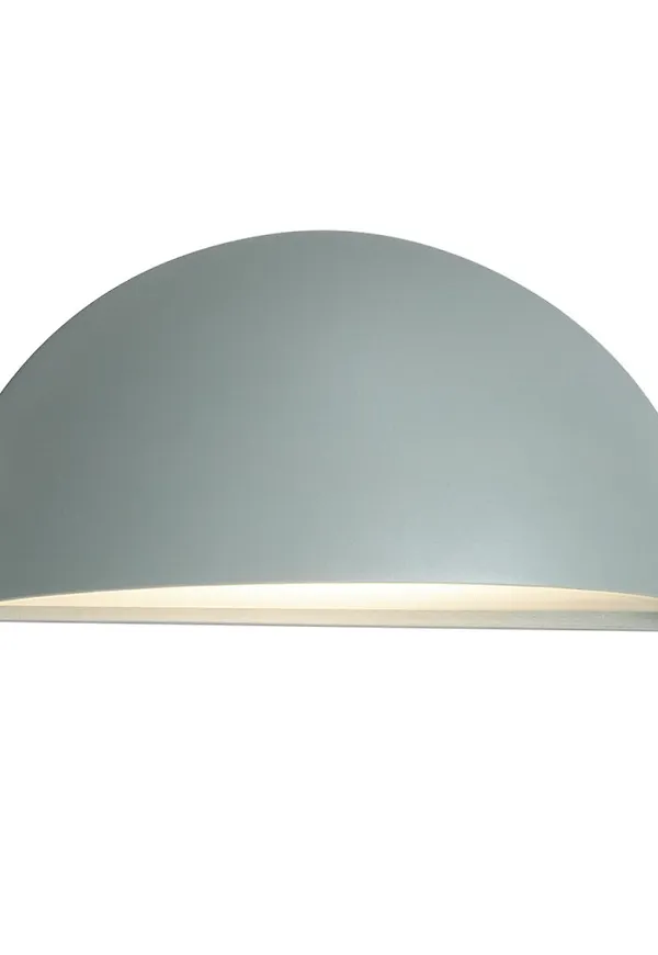 Jättefin Lampa som passar bra vid många olika tillfällen.