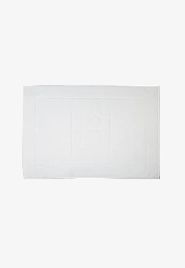 Elegant badmatta 2025 från Halvor Bakke.