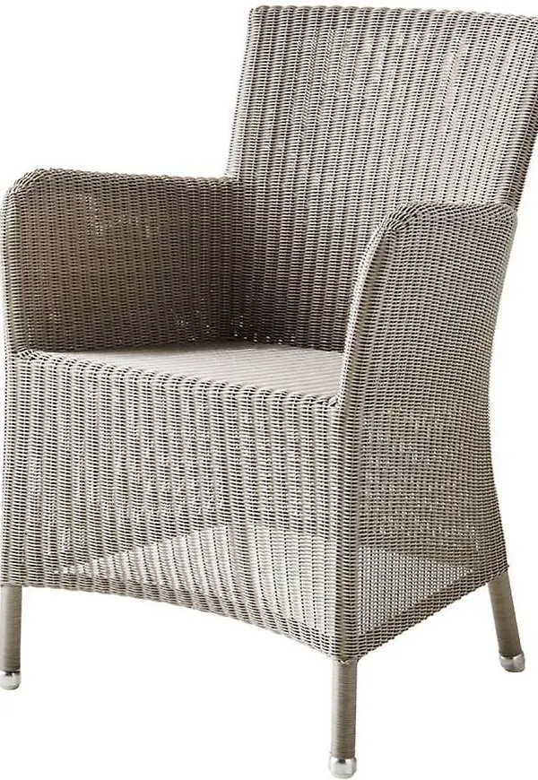 Otroligt fin stol 2025 från Cane-Line.