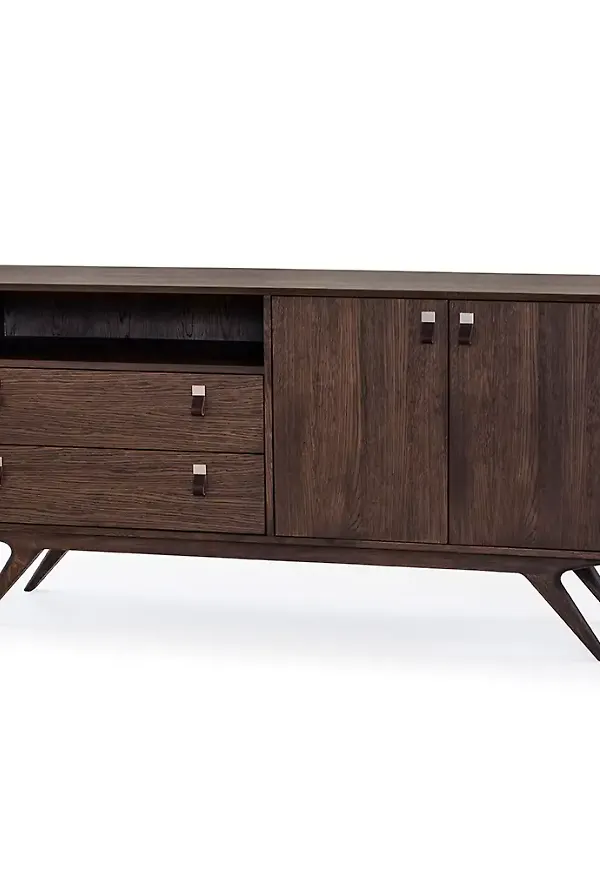 Torkelson förvaringsmöbel i ek som passar perfekt till sommaren 2025!