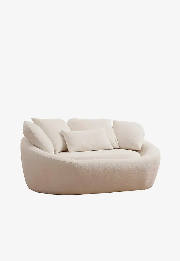 Modern beige soffa 2025 från Hanah Home.