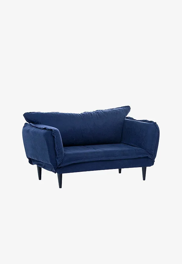 Otroligt snygg blå soffa 2026 från Hanah Home.