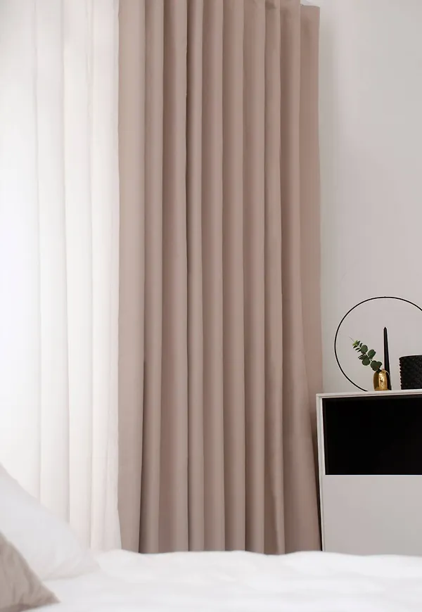 Otroligt snygg mörkläggningsgardin 2025 från Hasta.