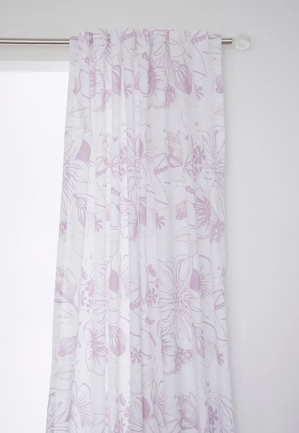 Rosa Hasta-gardin i riktigt trendig modell.