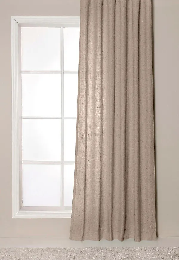 Skön beige gardin 2026 från Hasta.