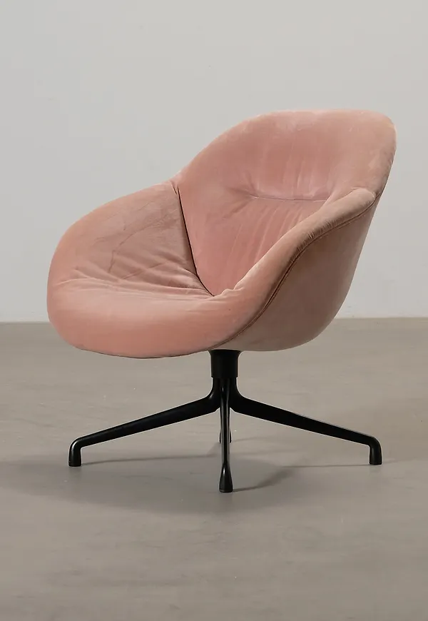 Rosa HAY-stol i riktigt fin modell.