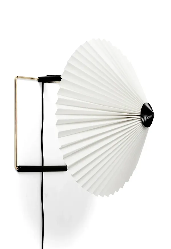 Fantastiskt fin vit lampa 2025 från HAY.