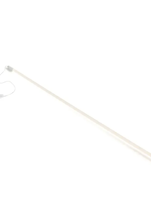 Vit HAY-lysrörslampa i exklusiv modell.