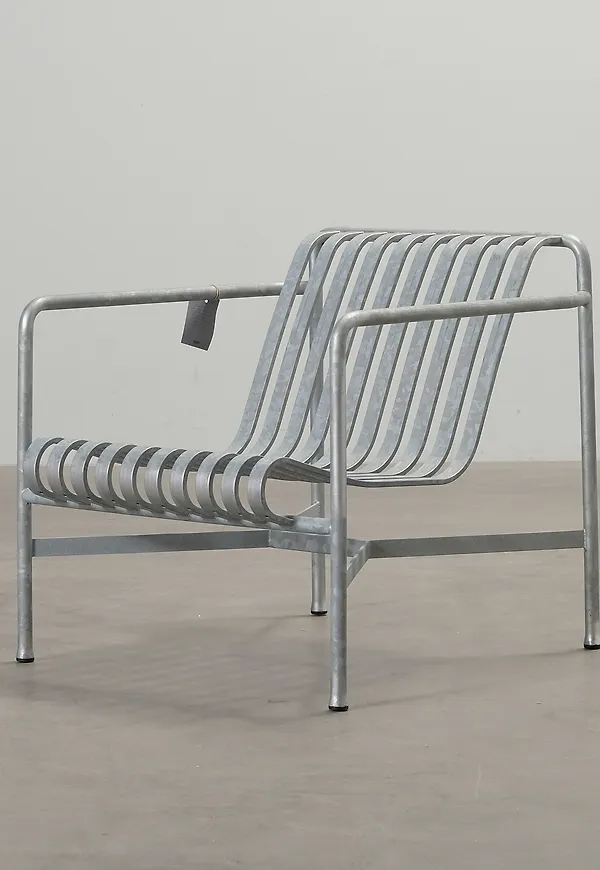 Supersnygg loungestol 2025 från HAY.